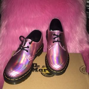 BNIB Dr. Martens Reflective Metallic Leather pink shoes